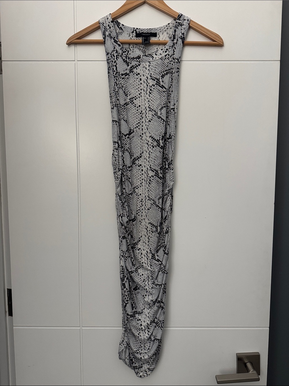 Forever 21 Black Gray and White Snake Print Tank Stretch Midi Dress Sz Small